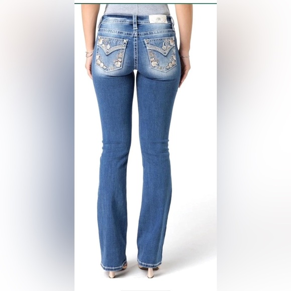 Miss Me Skinny Jeans | Embellished Floral Back Pockets | Stretch Denim
26x31 - Picture 2 of 15
